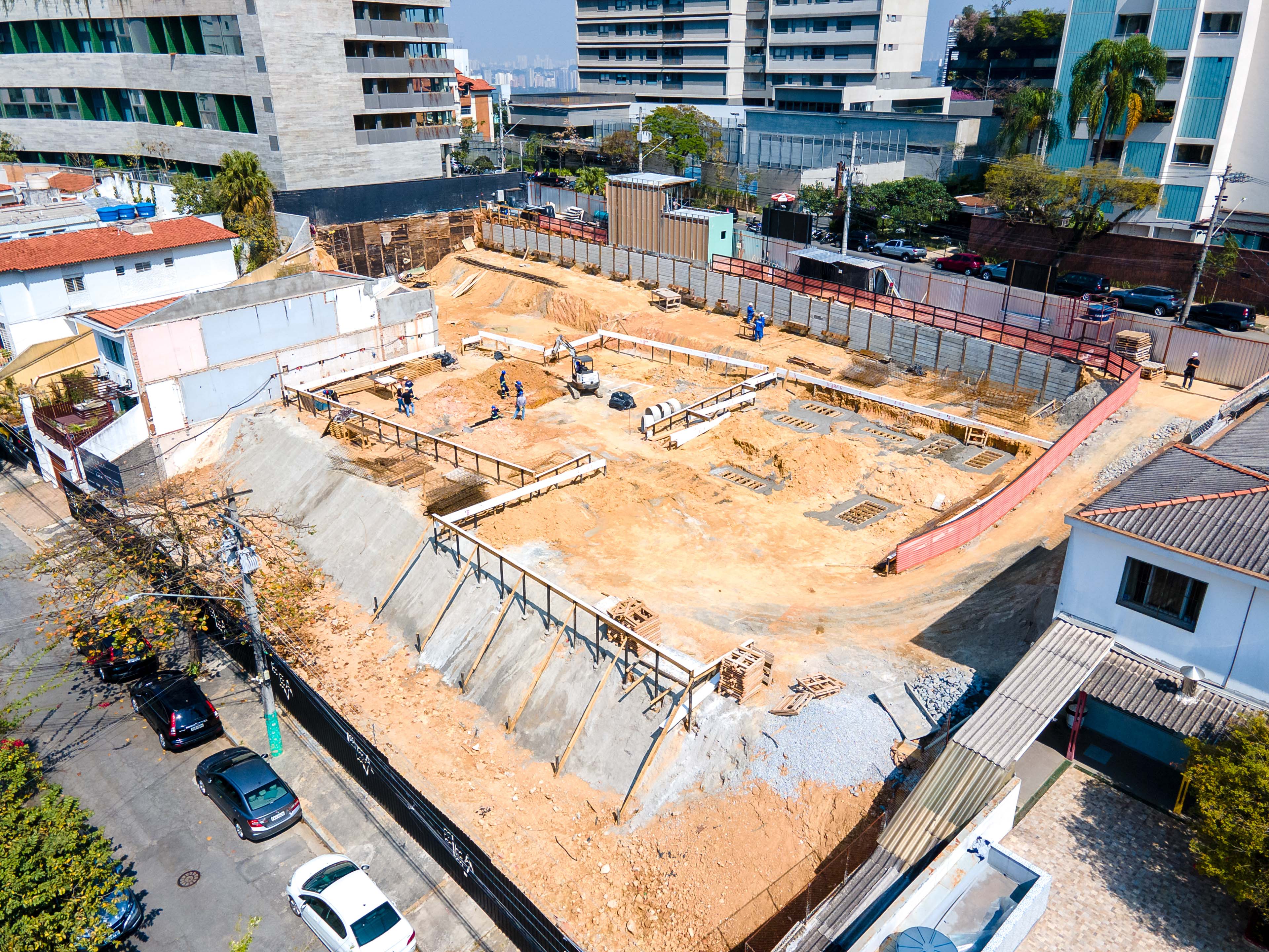 Imagem da obra em andamento